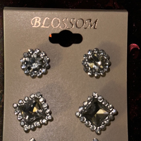 Brand new rhinestone statement studs! 💋🌹❤️ Set of 3 different shapes - Picture 2 of 3